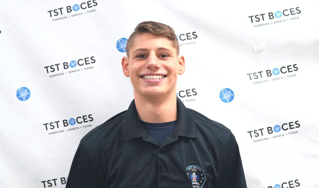 🌟Meet Audun Gruber-Hine, a remarkable senior from our TST BOCES CTE Public Safety program, who has been honored with the Trumansburg Rotary's Service Above Self Award. 🏆✨ We're so proud! #ConnectingMindsInspiringGrowth Read on: tstboces.org/article/1353774 📰✨