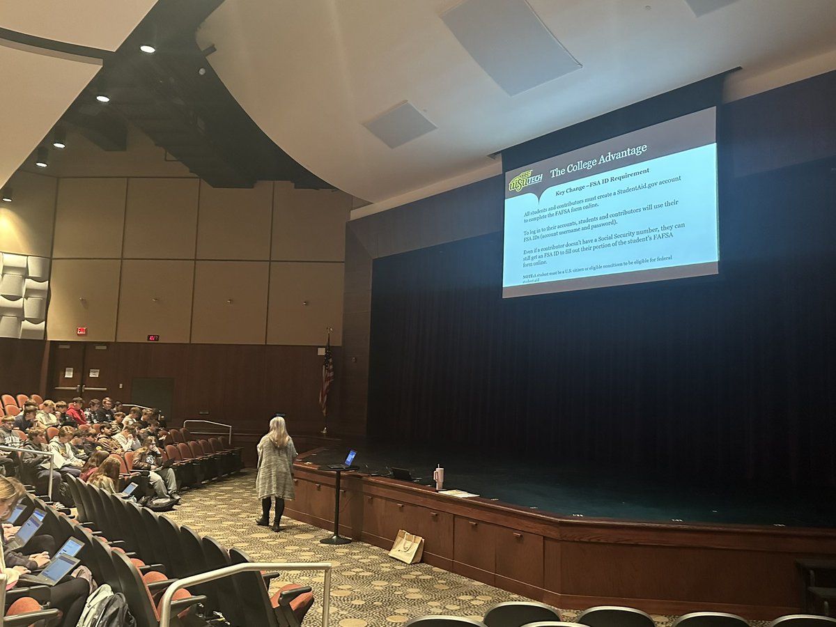 Thank you to WSU Tech representative Daneen Simoneau for helping our Seniors create FSA IDs and talking FAFSA!