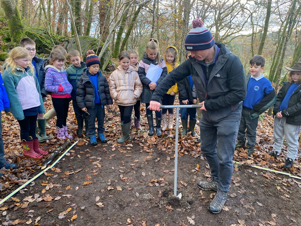 Yesterday P3/4/5 as part of their IDL were investigating layers of soil using a probe. We also used our measuring skills to find out how deep we drilled into the ground <a href="/SoilAssociation/">Soil Association</a> <a href="/ScotSTEMAmb/">STEM Ambassadors in Scotland</a>