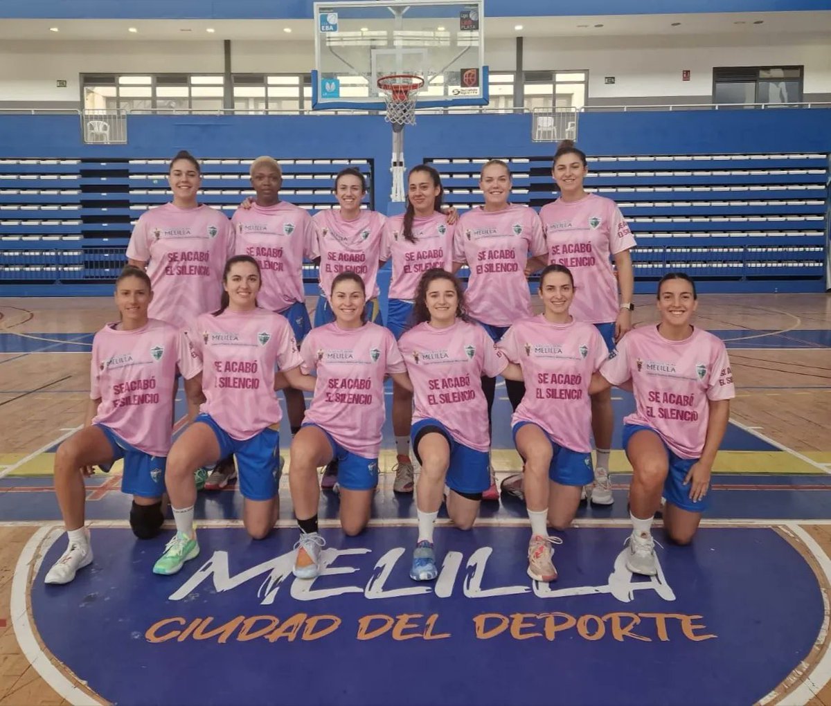 ClubSalle's tweet photo. Nuestro equipos de la #LFChallenge y la #LN1 trasmitieron nuestro mensaje del #25n en la península este fin de semana en sus desplazamientos a Madrid y Cadiz https://t.co/kFsevhH4H3