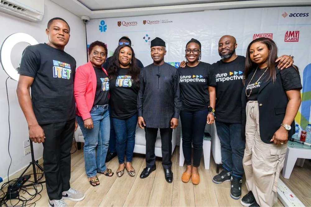 FutPerspectives's tweet photo. Team Black with @ProfOsinbajo during the fireside chat.

#FutPerspectives #itet #education #transformingeducation #youth #africanyouth https://t.co/8RcMhtPKiR