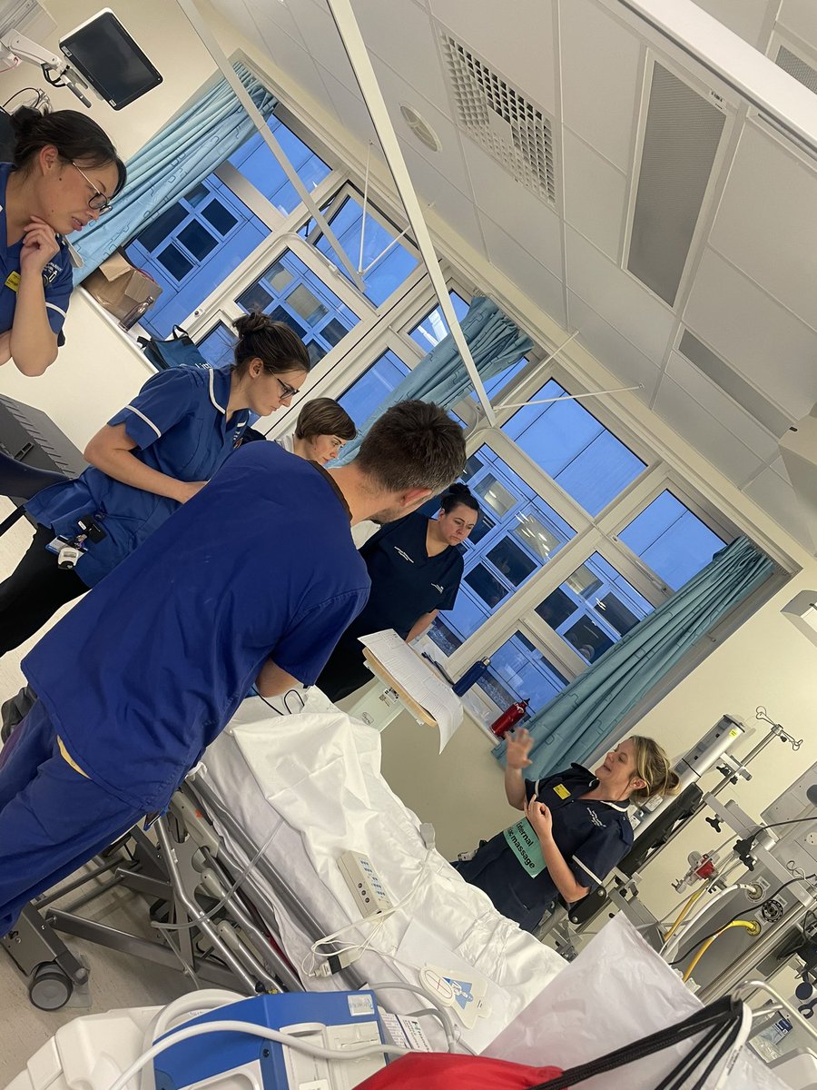 MDT training at its best and critical care collaborations #pathwaytoexcellence @jenza23 @Bakerred20 #Collaboration #teamtraining #humanfactors