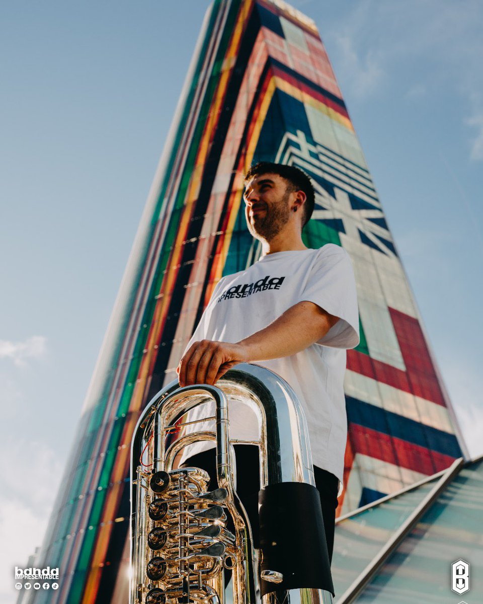 Nuestro Capitán 🫡

Todo equipo necesita alguien que apriete las tuercas y ese sin duda es Juanjo Morales, nuestro Capitán. 💪🏻

Trabajo, trabajo y más trabajo, una filosofía que ha influenciado al grupo desde su llegada.

 ¡Que percha tiene!