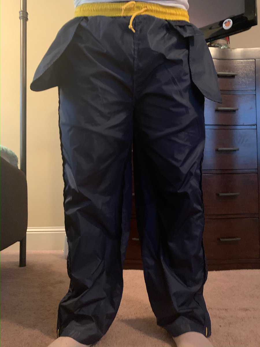 __imalla's tweet photo. The thrift store didn’t make your size but I made it your size 📏 https://t.co/DETiMg6OnX