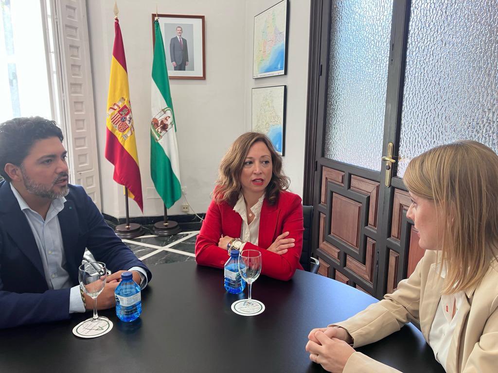 Málaga Digital (@malagadigitaleu) on Twitter photo Encuentro con la delegada de <a href="/AndaluciaJunta/">Junta de Andalucía</a> en #Málaga, <a href="/Navarro_PP/">Patricia Navarro</a>, a quien le agradecemos su interés por conocer el trabajo que se viene realizando desde #MálagaDigital.
📸 En el encuentro participaron: Ricardo Nandwani, presidente, y Princesa Sánchez, secretaria general. Encuentro con la delegada de <a href="/AndaluciaJunta/">Junta de Andalucía</a> en #Málaga, <a href="/Navarro_PP/">Patricia Navarro</a>, a quien le agradecemos su interés por conocer el trabajo que se viene realizando desde #MálagaDigital.
📸 En el encuentro participaron: Ricardo Nandwani, presidente, y Princesa Sánchez, secretaria general.