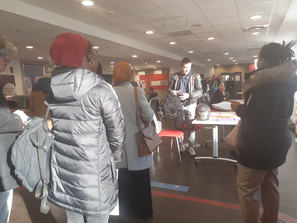 🚀 Belle mobilisation pour  le forum #Industrie 

➡️ Plus de 100 candidats
➡️ 4 employeurs 
➡️ 45 offres d'emploi 

#TousMobilisés #AvecPôleemploi #Guyancourt 
@poleemploi_IDF <a href="/randstad_france/">Randstad France</a>
<a href="/Groupe_Ergalis/">Ergalis</a>