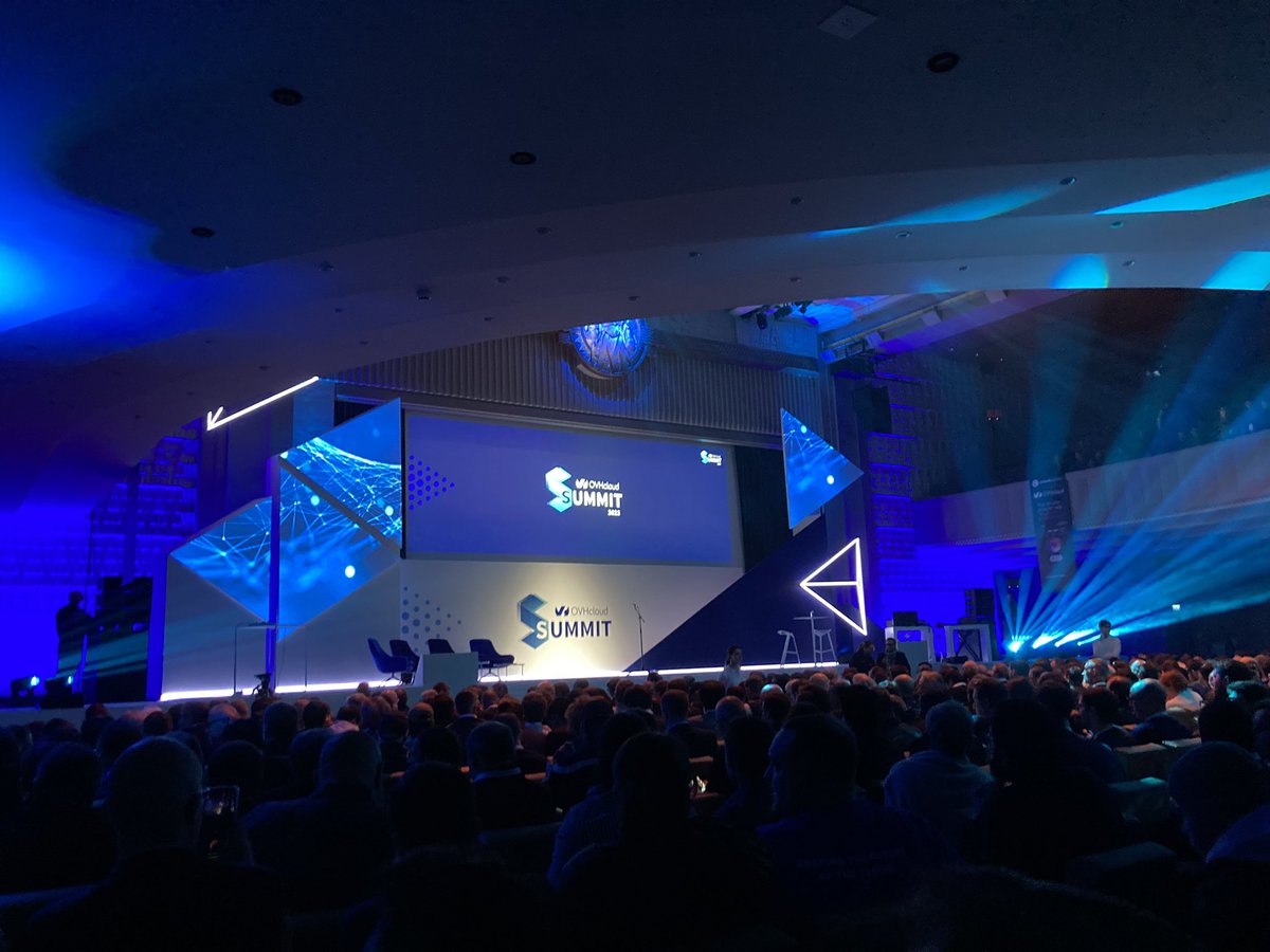 MickaelVigreux's tweet photo. #ovhsummit c’est parti ! L’@afnic est présente 👍 https://t.co/wRSR9jmfDU