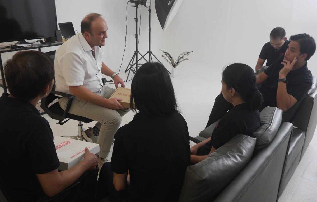 ndiamondtrading's tweet photo. Nov 9, 2023, with fleuresse® MD Mr. Michael Jägle at our Dasmariñas hub! 

Unveiling fleuresse®'s rich journey, top-tier product features, and global origins got the team buzzing, gearing up for the webshop launch—North-Diamond epsilon.E-Lifestyle Store. https://t.co/zrnMZWoZ9d