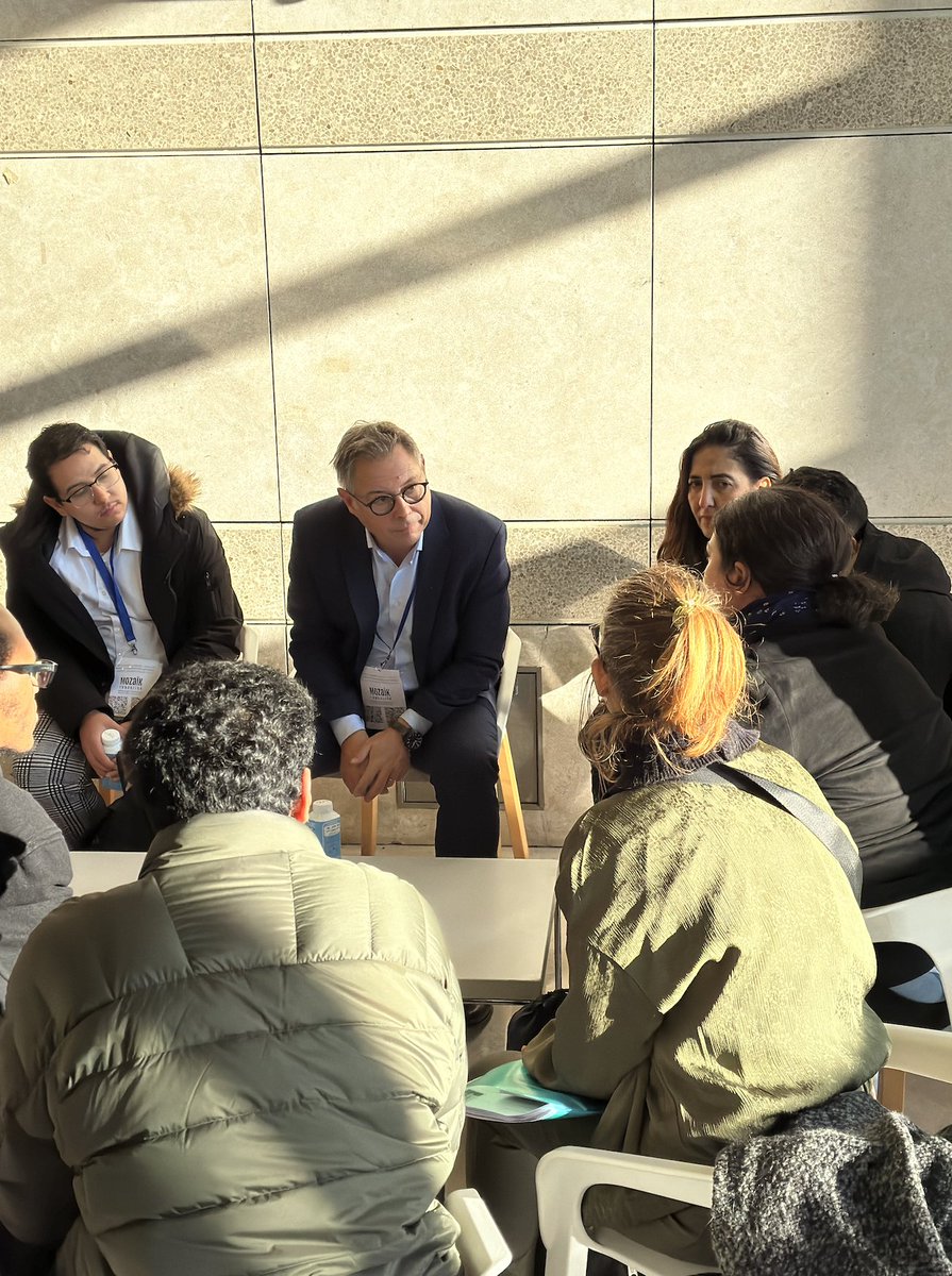 CiscoFrance's tweet image. 📸 La transmission et l’inspiration au cœur du #SommetInclusionEconomique2023.

Notre Président Cisco France, @Laurent_Degre, a pu notamment avoir des échanges passionnants avec des étudiants sur l&apos;avenir inclusif de l&apos;éducation. 🤩 

@MozaikFondation @Economie_Gouv