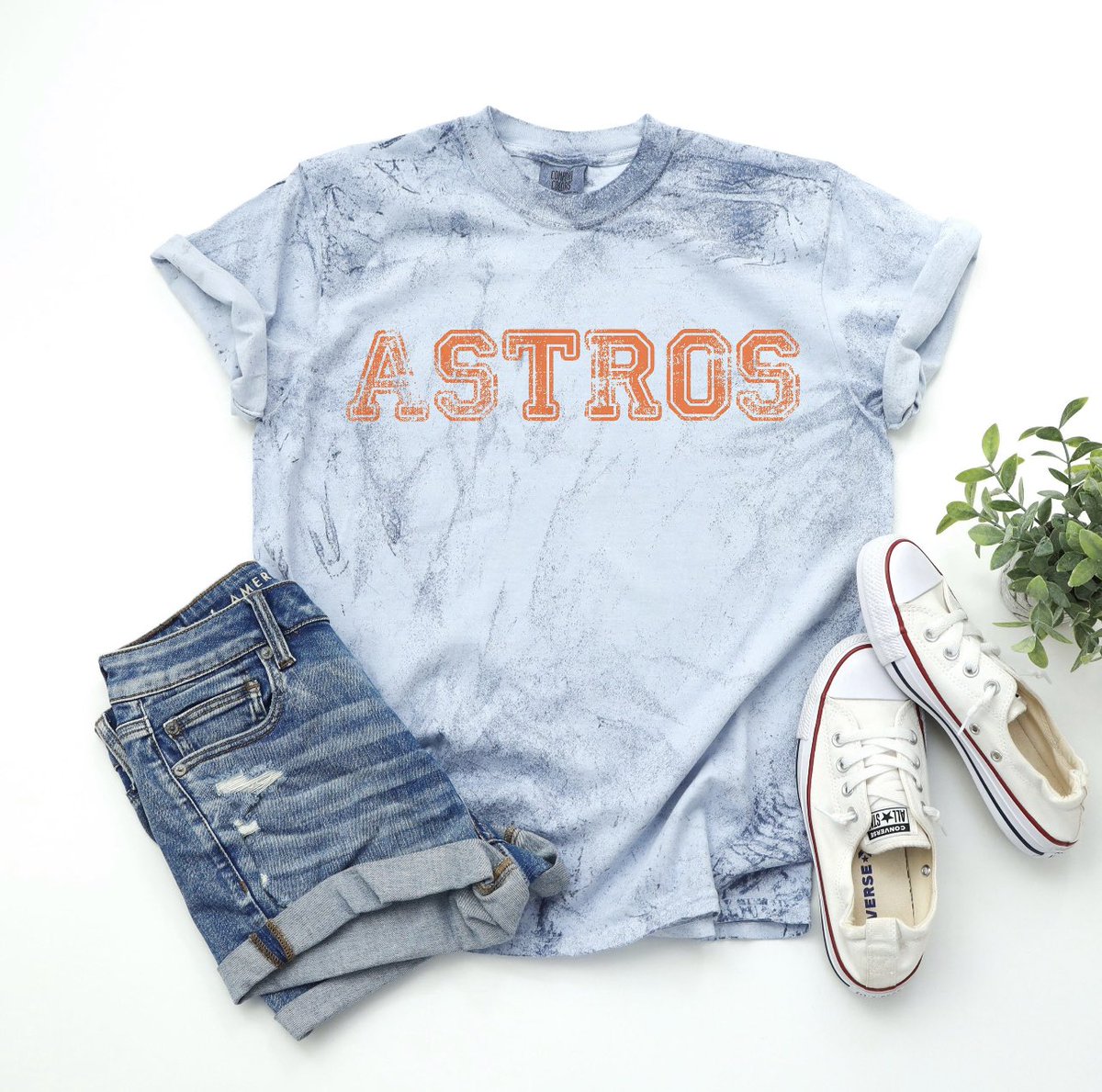HoustonSportsA's tweet photo. Cyber Monday sell goes through the end of the month! Get the Astros fans in your life Christmas gifts now! #GoAstros #Htown

Shop these styles and more here: https://t.co/TKpHrbP915 https://t.co/7bS9dLkibv