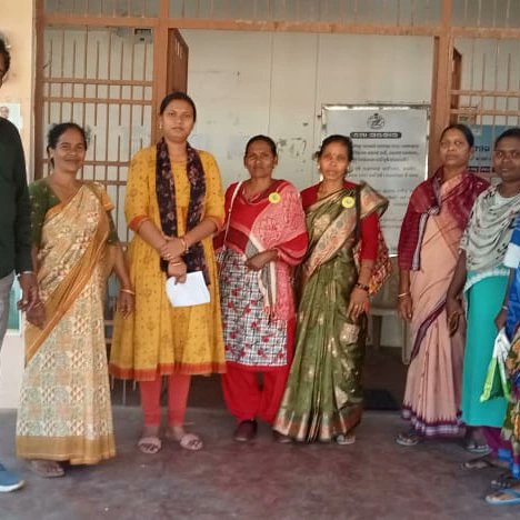 JSMKandhamal's tweet photo. Submission of people to our elected representatives to expedite the process of seed distribution for second cropping.
@CMO_Odisha @krushibibhag @DMKandhamal @CDAO_KANDHAMAL #seedsforsecondcrop @12_baje #Suppotforfarme #agriculturaldevolament #Rabicrop @arvindpadhee @rajaaswain https://t.co/DmFaTixt51