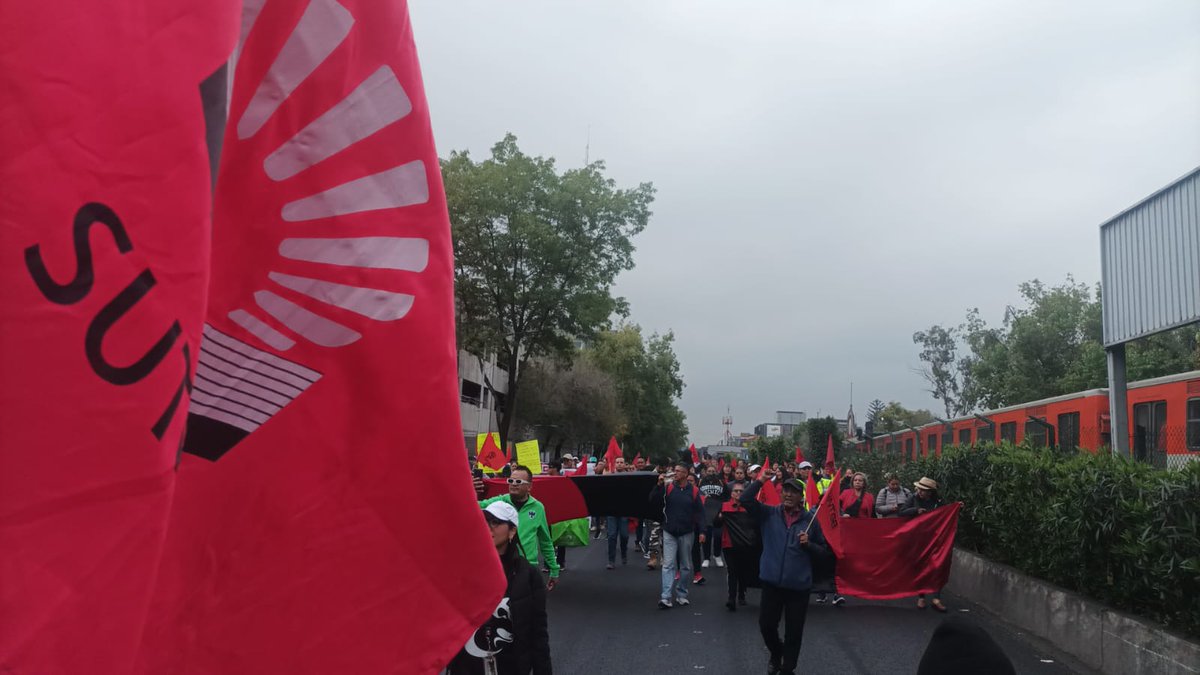 SutiemsOrg's tweet photo. #SUTIEMS en marcha, solución a la #Huelga en Colegio de Bachilleres. Por el establecimiento de mesas de diálogo con el #SINTCB https://t.co/EUdlELBs3B
