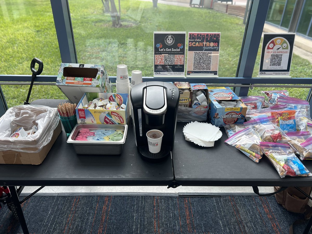 #UTSA We are in the <a href="/UTSA_StudentU/">UTSA Student Union</a> for the 🍩 DONUT STRESS SCANTRON GIVEAWAY 🍩 until 1 PM while supplies lasts ‼️

Let SGA help make finals a little easier by providing you with free scantrons, drinks and snacks! 

#SGA #UTSASGA