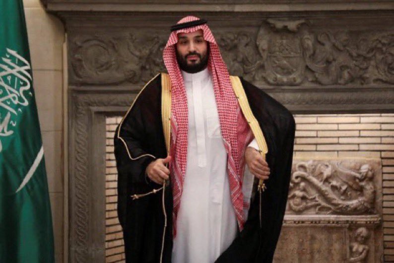 sbrdi21's tweet photo. للهِ درُّكَ كم  رأياً  أضأْتَ لهُم
              يَحَارُ فيهِ السنا والعقلُ والفِكَرُ

دعني أقولُ: ومِن قلبي مُدوِّيةً
              حماكَ ربي لأرضٍ فيكَ تفتخرُ

                     _ سعد البردي https://t.co/IbrUf3A3BV