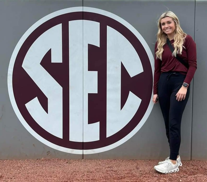Iowa Premier Fastpitch (@iowapremierfp) on Twitter photo HUGE NEWS! VERBAL COMMIT ALERT! Iowa Premier National's <a href="/brinkley_rhys21/">Brinkley Moreton</a>, one of the Top 2025 players in the land, verbals to <a href="/HailStateSB/">Mississippi State Softball</a> !! After several offers from many P5 schools, Brinkley finds her fit as a Bulldog!
Congrats Kid! IPF NATION IS SO PROUD OF U! <a href="/ExtraInningSB/">EXTRA INNING SOFTBALL</a> HUGE NEWS! VERBAL COMMIT ALERT! Iowa Premier National's <a href="/brinkley_rhys21/">Brinkley Moreton</a>, one of the Top 2025 players in the land, verbals to <a href="/HailStateSB/">Mississippi State Softball</a> !! After several offers from many P5 schools, Brinkley finds her fit as a Bulldog!
Congrats Kid! IPF NATION IS SO PROUD OF U! <a href="/ExtraInningSB/">EXTRA INNING SOFTBALL</a>