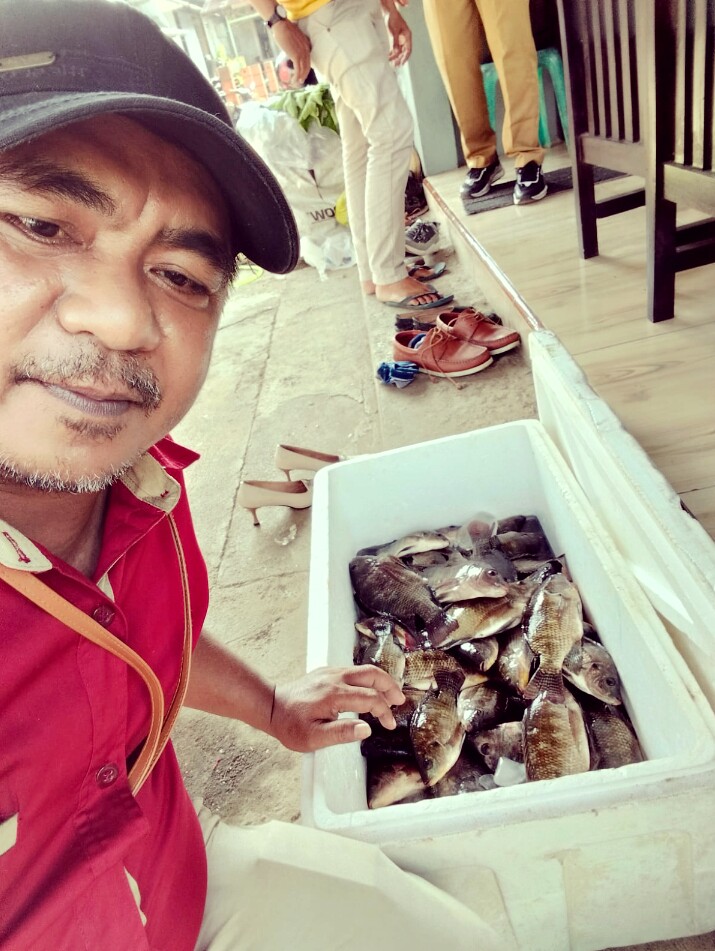 D74Darwis's tweet photo. 28/11/2023 Darwis Daeng Luhkan Halbar melaporkan hasil panen ikan nila Kel Theokrasi Desa Bataka sebanyak 20kg
#GiatLuhkanSatminkalAmbon
#Halbar https://t.co/zTvyLxN1uE
