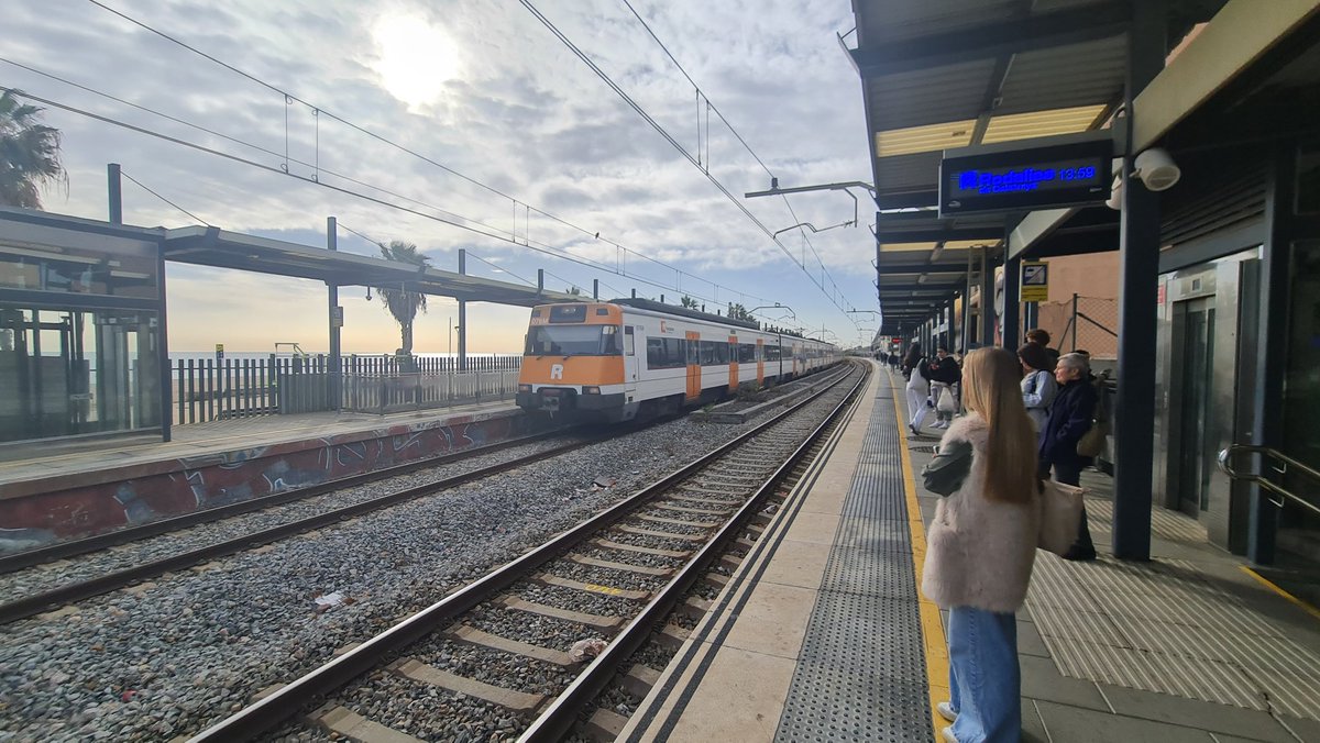 FederacionVMP's tweet photo. Estamos asombrados de la cantidad de correos y mensajes que nos llegan de tantos usuarios y usuarias de VMP. ¡Muchas gracias!

Seguidnos y compartid nuestra nota para que llegue a todos lados. ¡Pronto os daremos más info! https://t.co/31gADp2Kvt