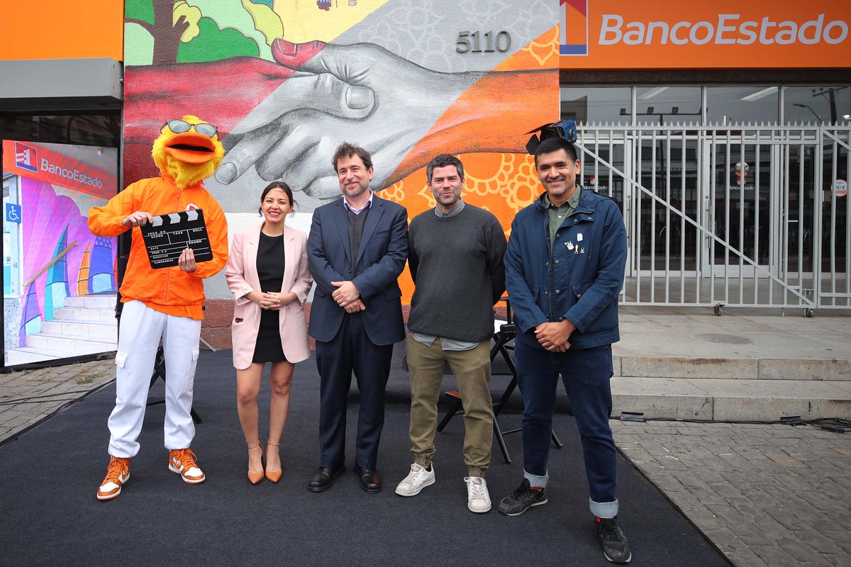 culturas_cl's tweet photo. En vísperas del #DíaDelCineChileno, participamos del relanzamiento del Fondo para la Difusión de @BancoEstado,  que regresa ampliando su foco de financiamiento para producciones cinematográficas y teatrales. https://t.co/eZI29gQbUk