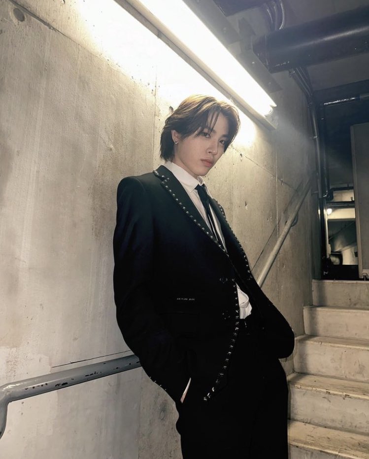 뒷머리 ㅈㄴ아름답다