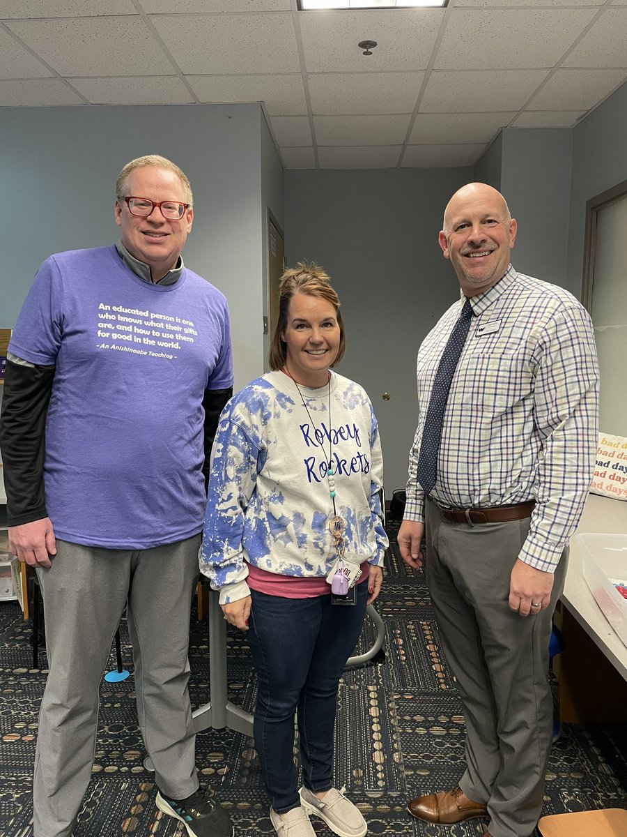 terryandnina's tweet photo. It was a privilege today to join John Rasmussen in honoring three heroes at @RobeyRockets: Trisha Johnson, Amy, Mason, and Elizabeth West. These three educators wrote winning grant applications to the @WayneTwpEdFound to help bring the curriculum to life! Thanks, @BenMarkley1! https://t.co/9JPcsOiv7S