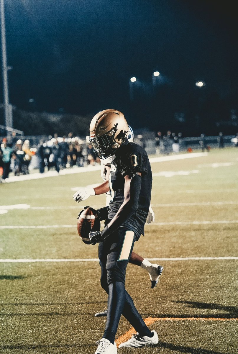 gocrazzy0's tweet photo. Blessed to be named :

2nd team all region as an freshman! @HuguenotFB @coachscott33 https://t.co/KjEGD7r1wk
