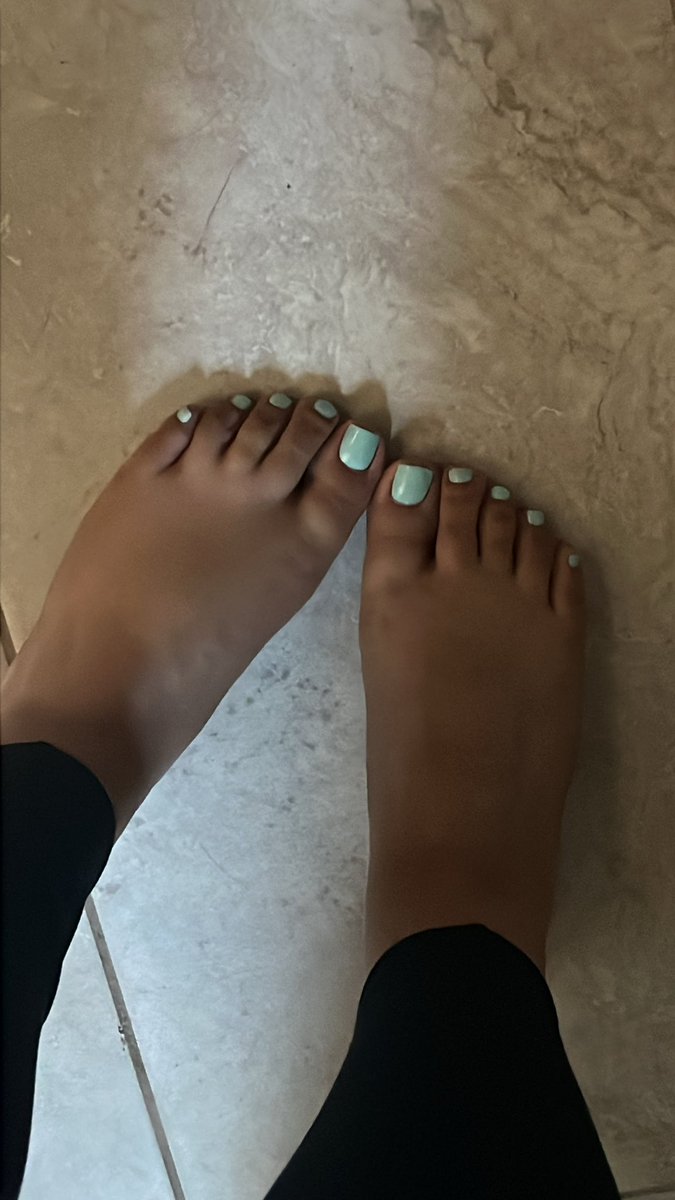 onlyashleyeliza's tweet photo. Toes Feetpics Feet https://t.co/DjwFifF8v5