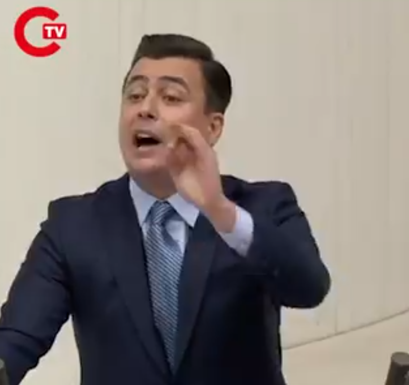 Yapay zeka görseldeki öğeyi insana çevirmeye çalıştı başaramadı