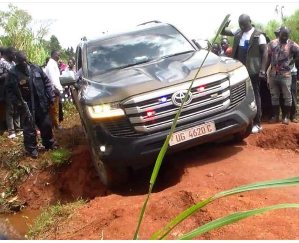 HEBobiwine's tweet photo. This is what happens when officials of a criminal regime prioritize their personal interests over the public interest. They have stolen public funds with impunity and totally ignored the nation. They chose to buy executive vehicles instead of constructing executive roads. Now they have no option but to drive on the national shame they created!