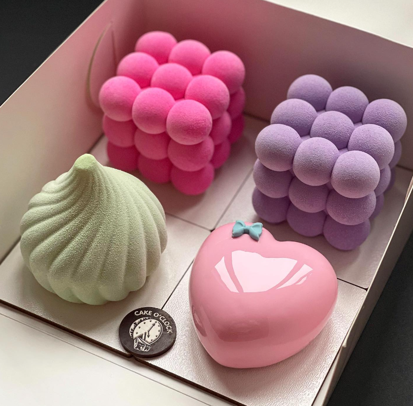 daily_dolce's tweet photo. Mousse mini cakes by cakeoclockkw https://t.co/rcRp4oPQxo