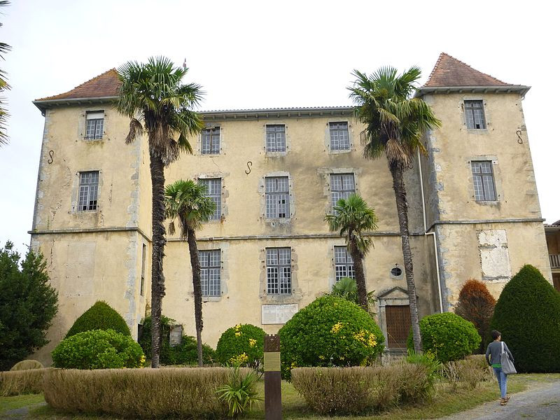 MonumentumFr's tweet photo. Château de Garro à #Mendionde (#PyrénéesAtlantiques) Maison noble primitive du Labourd, les seigneurs de Garro sont liés à la Navarre avant de revenir définitivement dans le Labourd. Le château, rasé au XIIIe s...
Suite 👉 https://t.co/csbQwU9Rii
#Patrimoine #MonumentHistorique https://t.co/3TsaLu0Xiy