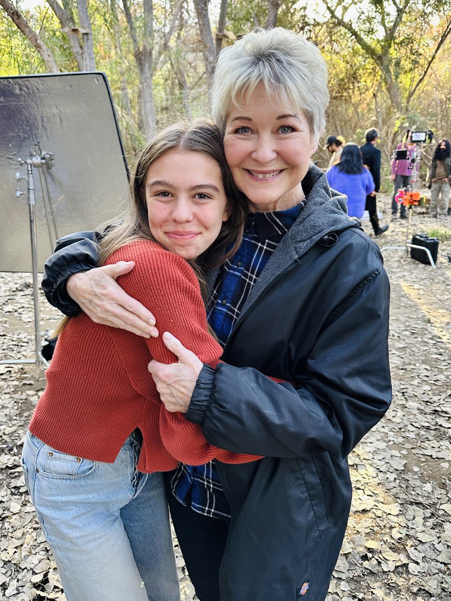 I don’t get star struck that often but couldn’t help it being in the presence of the incredible #DeeWallace ⭐️! One of the biggest honors of my career was working w/her on a #movie 🎥 You know Dee from “E.T. the Extra-Terrestrial” &amp; over 90 other #movies 🎬 #actors #actress