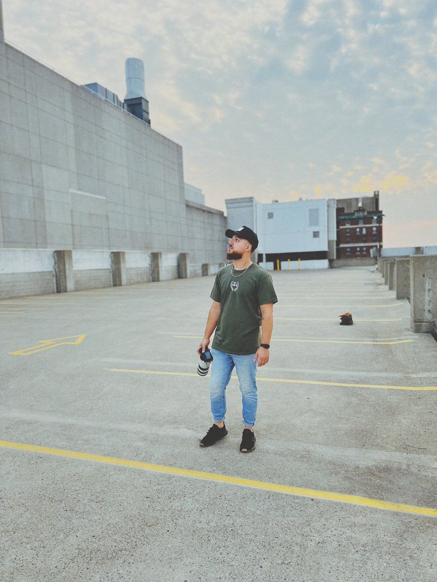 Helmwood_'s tweet photo. It’s been a while so hey! My name is John Bauer, I’m a photographer/content creator from Buffalo NY 🦬 Just here to update my profile! https://t.co/Xe0y8BNtTT