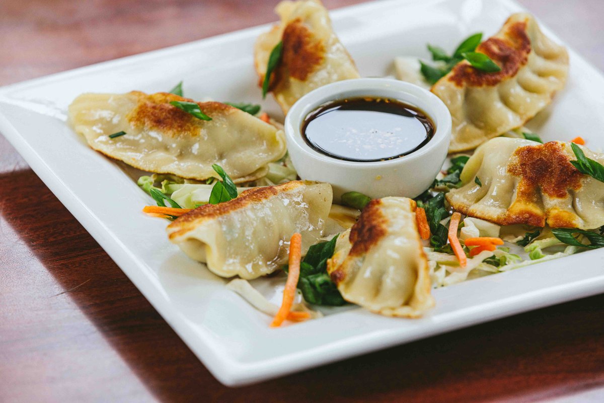 eeZ_fusionsushi's tweet image. Good things come in sixes…#potstickers