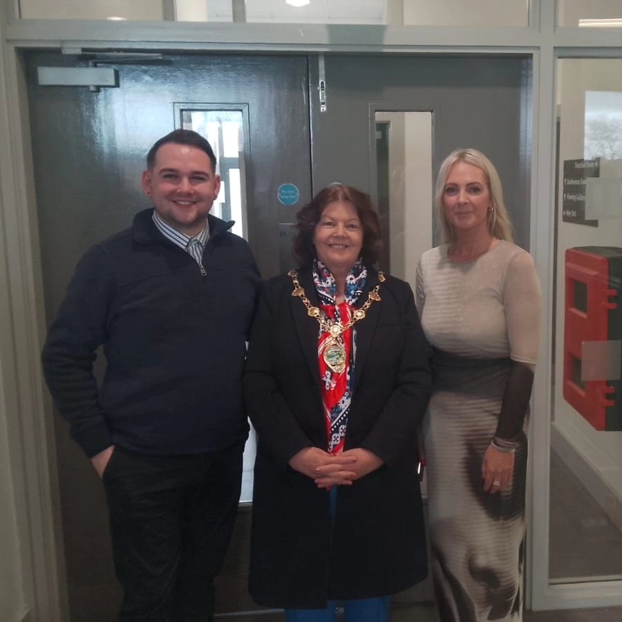 Tra-cyNeeson tweet media