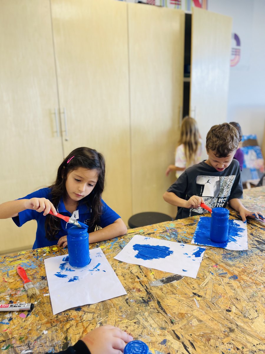 Messy desks and heartful smiles for #CallToEarth 🌳💚

This is what accompanied us throughout our #CallToEarth glass jar project during this whole month. We enjoyed creating art from waste as you can see in our smiles. 🥳☺️

#RecycleArt #Sustainability #ClimateChange #Earth