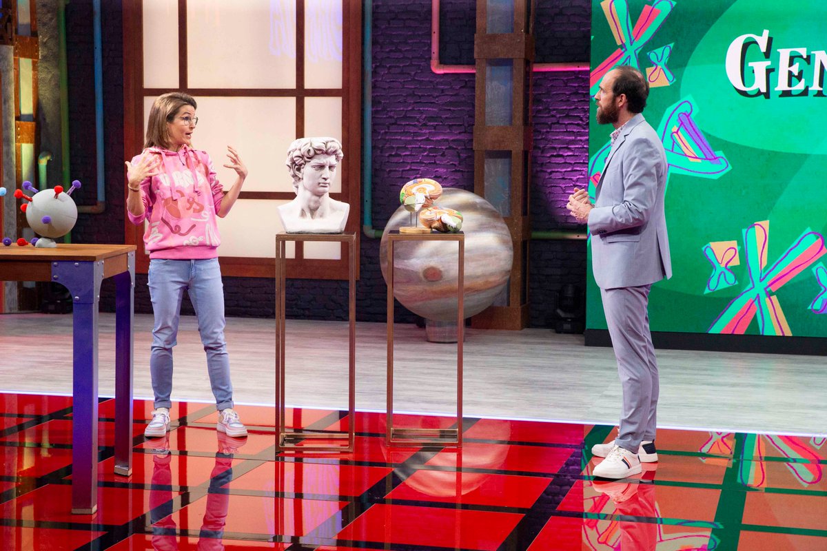Órbita Laika (@orbitalaika_tve) on Twitter photo Esta noche nos vamos de ligoteo con #LaikaCoqueteo.
El plan lo lidera <a href="/edusadeci/">Eduardo Sáenz de Cabezón</a> y se apuntan a la aventura:
🧬 <a href="/HelenaArlequino/">Helena González-Burón</a>
🫂 <a href="/veneciana1981/">Laura Morán 🏳️🌈</a>
🏹 <a href="/MoureOrtega/">Ricardo Moure Ortega 🏳️🌈</a>
📲 <a href="/sailormerqury/">Nerea Luis 👩🏻💻✨</a>
🥰Las claves de la atracción, esta noche en #ÓrbitaLaika
22:00h <a href="/la2_tve/">La 2</a>
(20:00h <a href="/rtveplay/">RTVE Play</a>) Esta noche nos vamos de ligoteo con #LaikaCoqueteo.
El plan lo lidera <a href="/edusadeci/">Eduardo Sáenz de Cabezón</a> y se apuntan a la aventura:
🧬 <a href="/HelenaArlequino/">Helena González-Burón</a>
🫂 <a href="/veneciana1981/">Laura Morán 🏳️🌈</a>
🏹 <a href="/MoureOrtega/">Ricardo Moure Ortega 🏳️🌈</a>
📲 <a href="/sailormerqury/">Nerea Luis 👩🏻💻✨</a>
🥰Las claves de la atracción, esta noche en #ÓrbitaLaika
22:00h <a href="/la2_tve/">La 2</a>
(20:00h <a href="/rtveplay/">RTVE Play</a>)