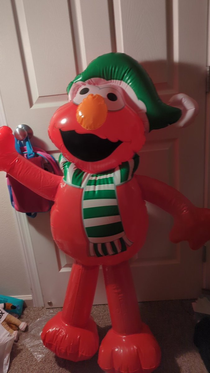 HellInflatables's tweet image. An inflatable Christmas Elmo!!

インフレータブルクリスマスエルモ!!