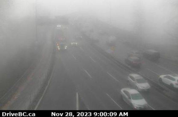 MillerCapilano4's tweet photo. Fog this morning on #BCHwy1 in #NorthVan 

Be seen from behind. Turn on your headlights to light up your taillights when driving in fog. Daytime running lights are not enough! #ShiftIntoWinter @DriveBC @TranBC https://t.co/RgrCrus6RX