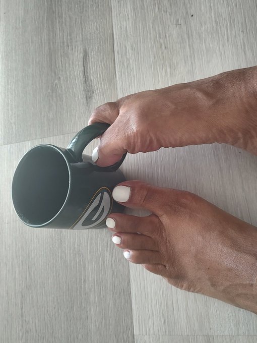 Coffee anyone? https://t.co/L359DVDK6r<a href="/tag/stripchat"class="tags"><span>#stripchat</span></a><a href="/tag/stripchatlive"class="tags"><span>#stripchatlive</span></a>