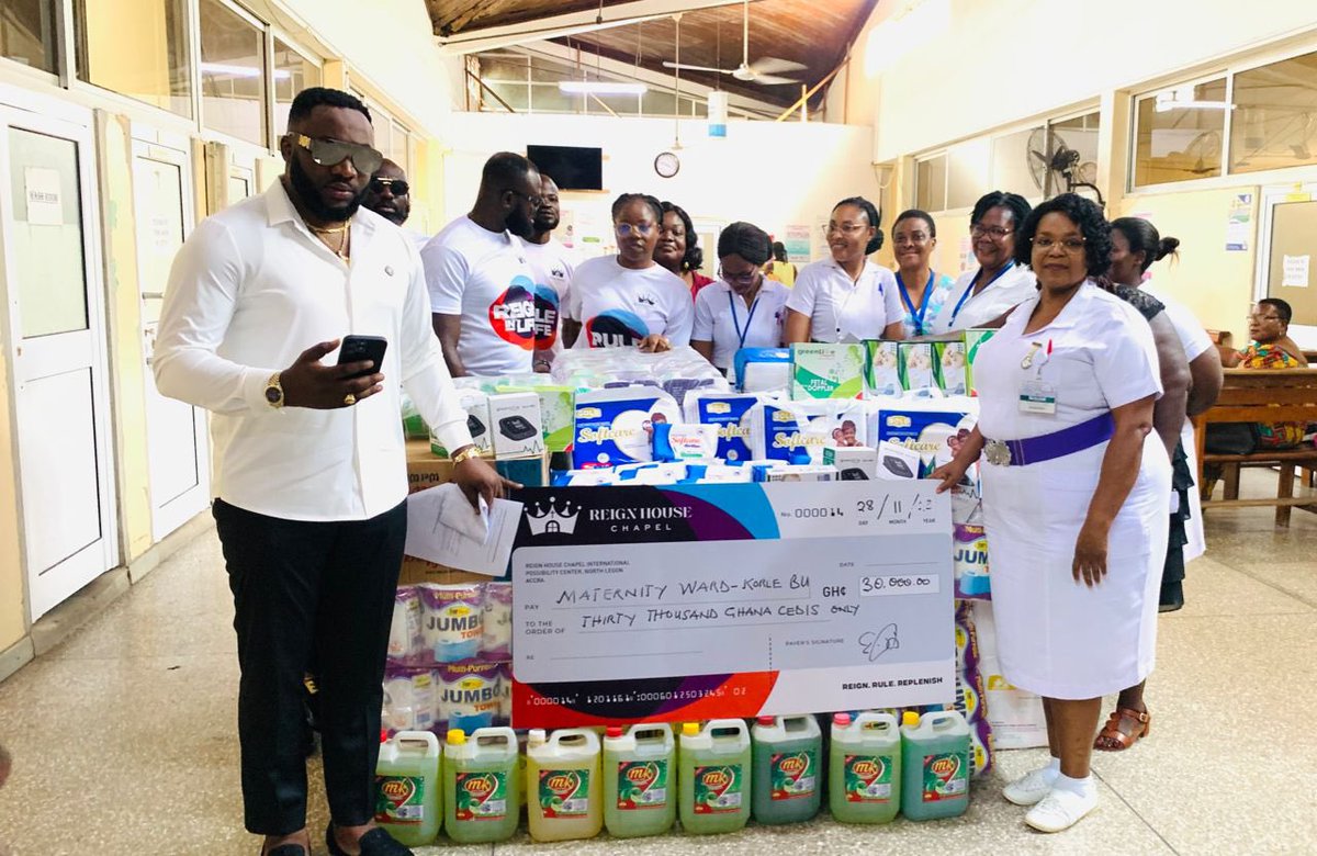KobbyKyei_'s tweet image. The head pastor of Reign House Chapel- North Legon Prophet Eric Boahen Uche, made a generous birthday donation to the Korle Bu Maternity Ward on his birthday.

#TheBlogger