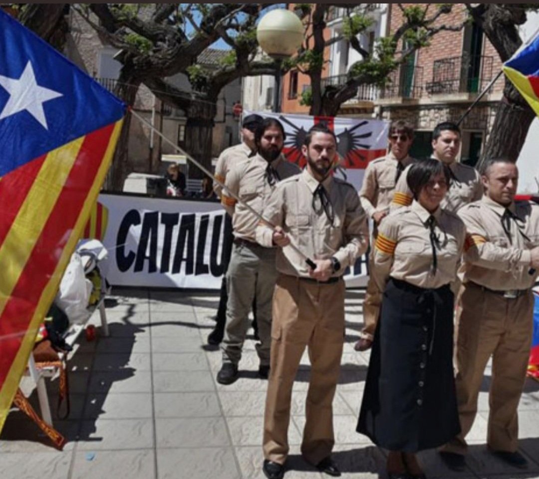RalFiel6's tweet photo. @betopalau69 Calla P. Fascista https://t.co/1uxb82fJ39