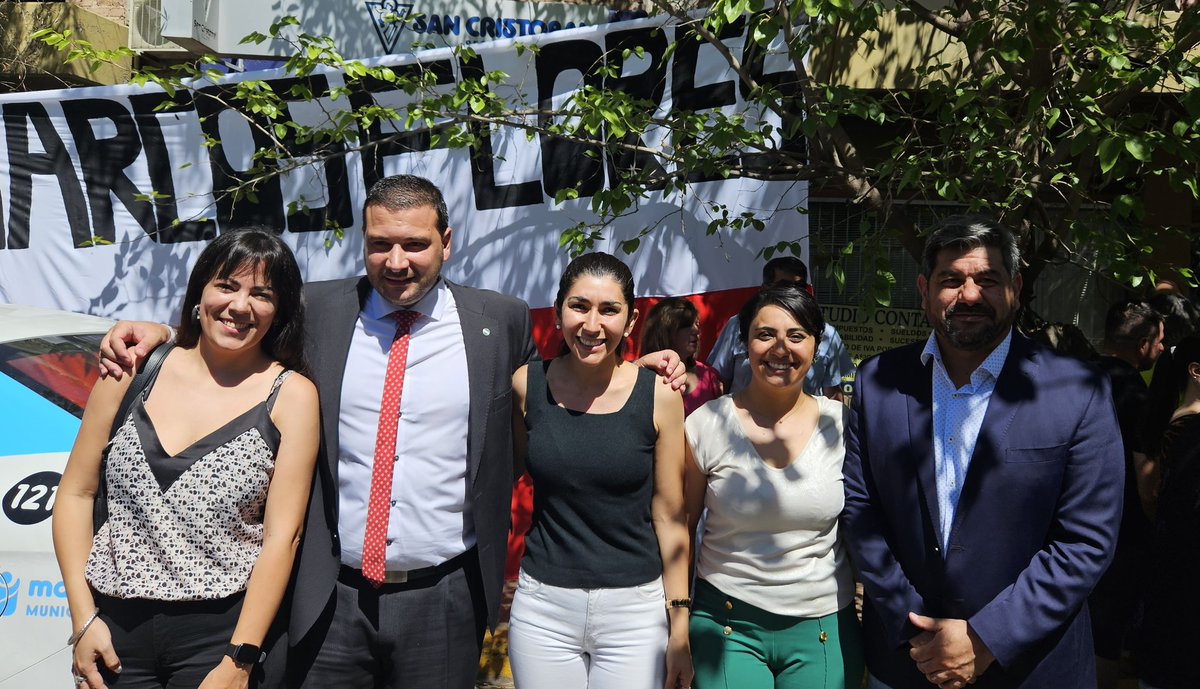 🏛️ En el HCD #Maipú, acompañé a <a href="/MauriPintiClop/">Mauri Pinti Clop</a> y equipo en la asunción de nuevos concejales

🫂 ¡Felicitaciones <a href="/marcosflores3/">Marcos Flores</a> y <a href="/ElisaGMaipu/">Elisa Gomez</a>! Los vecinos y vecinas confían en su compromiso y capacidad para el crecimiento y la mejora de la calidad de vida en #Maipú💪🏼