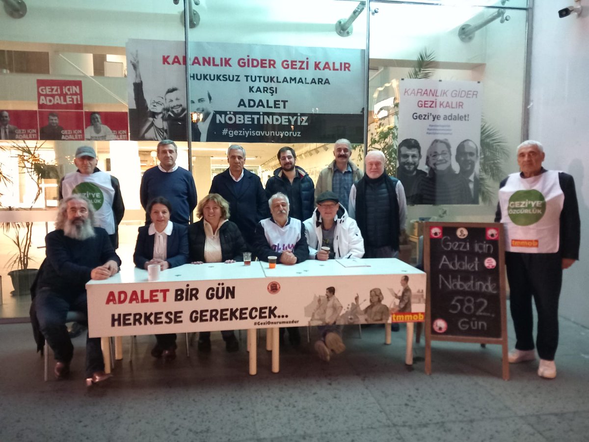 Gezi tutukluları için 582 gündür adalet istiyoruz. Gezi onurumuzdur! @GeziyeOzgurluk @gezisavunmasi