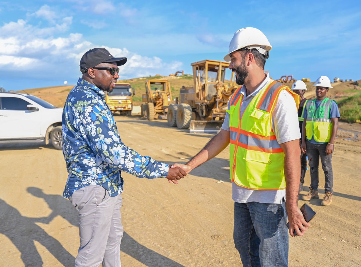 kipmurkomen's tweet photo. Accompanied by Transport PS Mohamed Daghar, I inspected  ongoing construction of the Mwache Junction - Tsunza - Mteza Road, which is part of the three-phased Dongo Kundu bypass project, later in the afternoon.

I'm happy with the progress made so far in the construction of the road which will connect West of Mombasa from Miritini to Kibundani along the Likoni-Lunga Lunga road in the South, thereby reducing traffic congestion at the Likoni Ferry and enhancing interconnectivity and trade between Kenya and Tanzania.

I also met with the Committee on land compensation for the Dongo Kundu Special Economic Zone project in Kwale County.

I encouraged the committee to observe fairness, transparency and integrity in the compensation of landowners to allow for the speedy completion of the project.

The Dongo Kundu SEZ will boost value addition, create jobs for the people of Coast region and improve foreign exchange through foreign investment.

Others present were KPA Board members led by their Chairperson Benjamin Tayari, KPA management team led by their MD William Ruto,  Kenya Railways MD Phillip Mainga, and other officials from the Ministry of Roads and Transport.