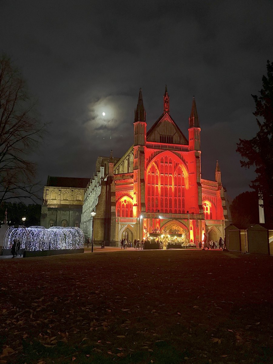 Night lights @WinCathedral at Christmas Market time #HelloWinchester