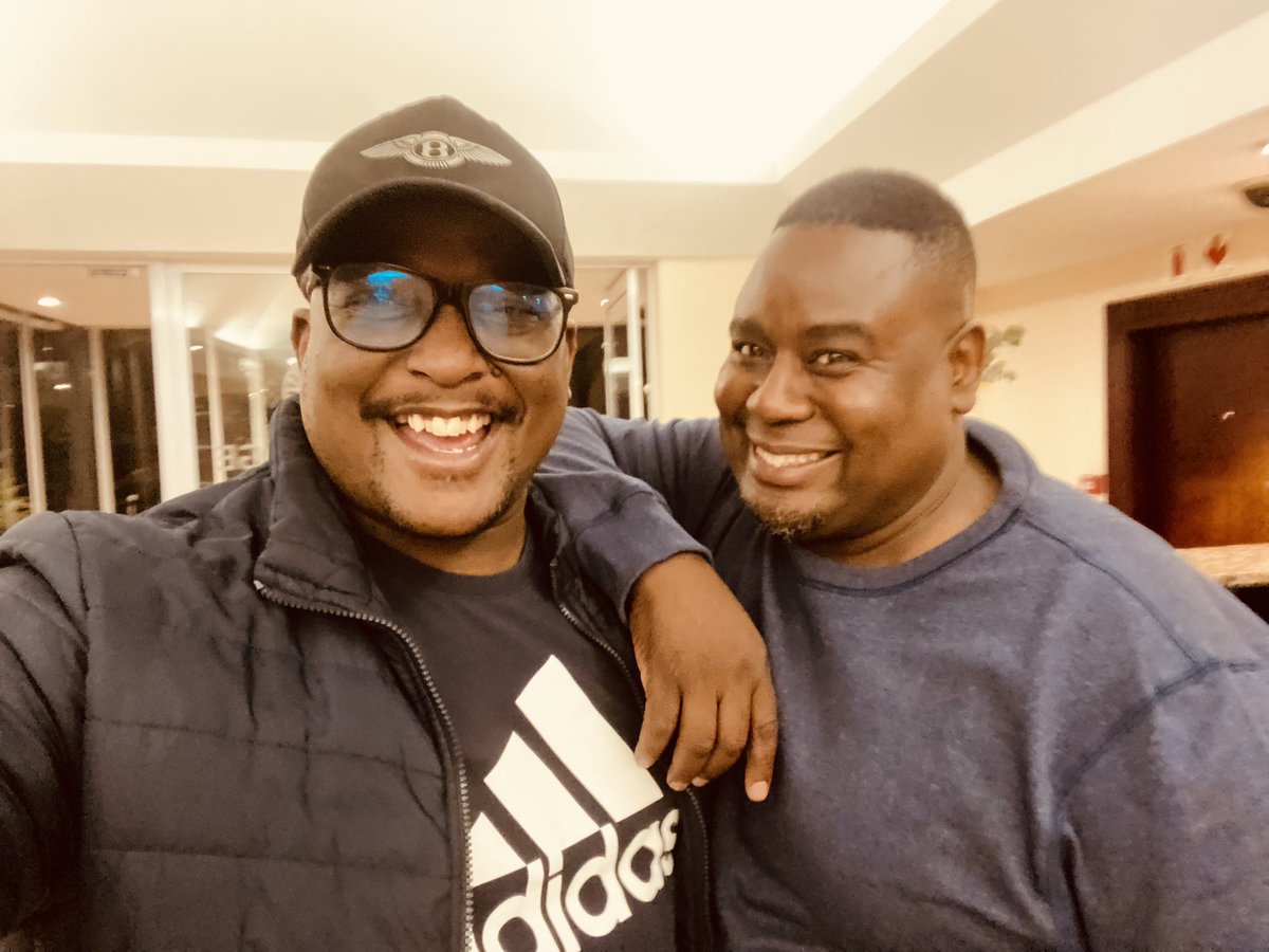 LoyisoManga1's tweet photo. Great meeting you Mhlekazi🤣🤣🤣 @felix_hlophe https://t.co/AgG5pOXDhS
