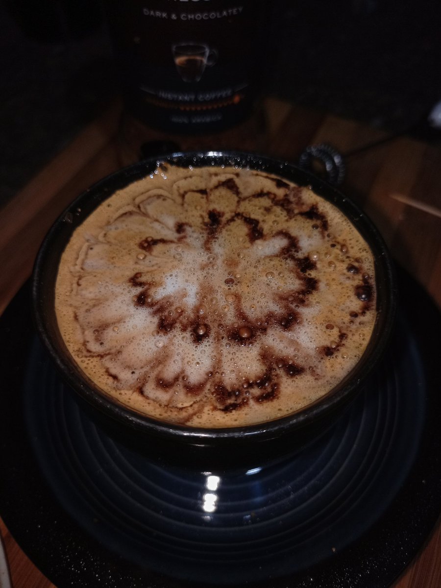 clairvoyant____'s tweet photo. Y'all need to look at my flower coffee hehe🥹🍁💮🤎soooo in love with this🫶🏻🤎🤎🤎 https://t.co/72WwdqzsyH