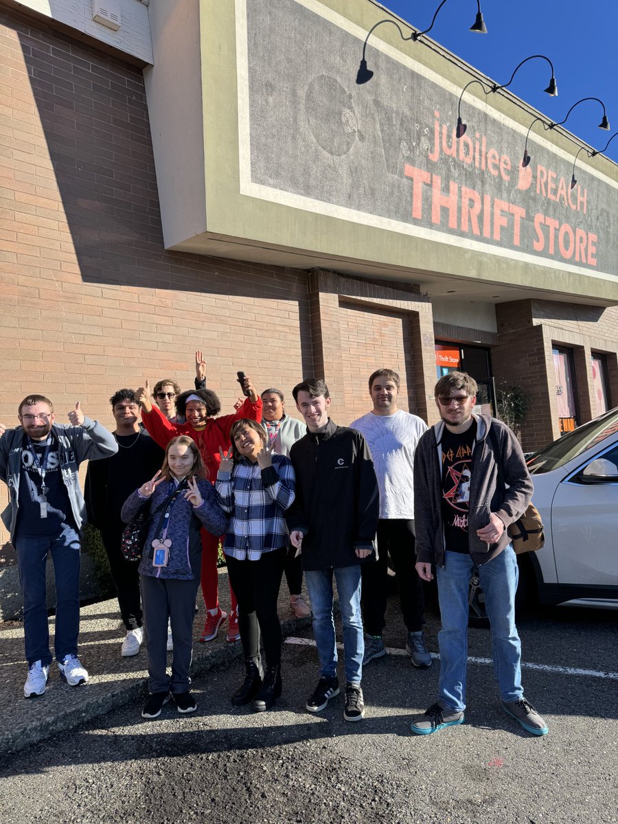 Shout out to OLS students in our fall Citizenship course for doing an amazing job putting their skills to work as volunteers at Jubilee REACH!

Read more: bit.ly/3QY2Jti

Way to go, OLS!

#OLSBC #BellevueCollege #WeAreOLS