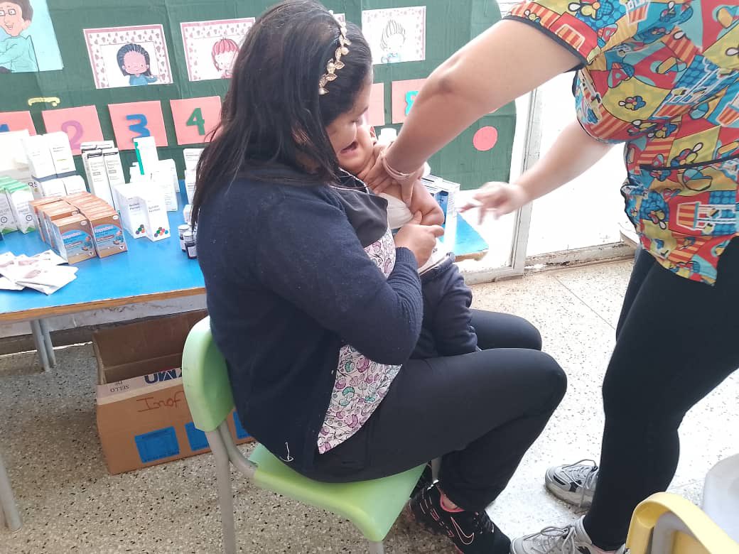 Con esta acción reforzamos el vínculo madre e hijo y durante su permanencia le garantizamos los espacios adecuados en guardería, alimentación, asistencia médica, entre otros.