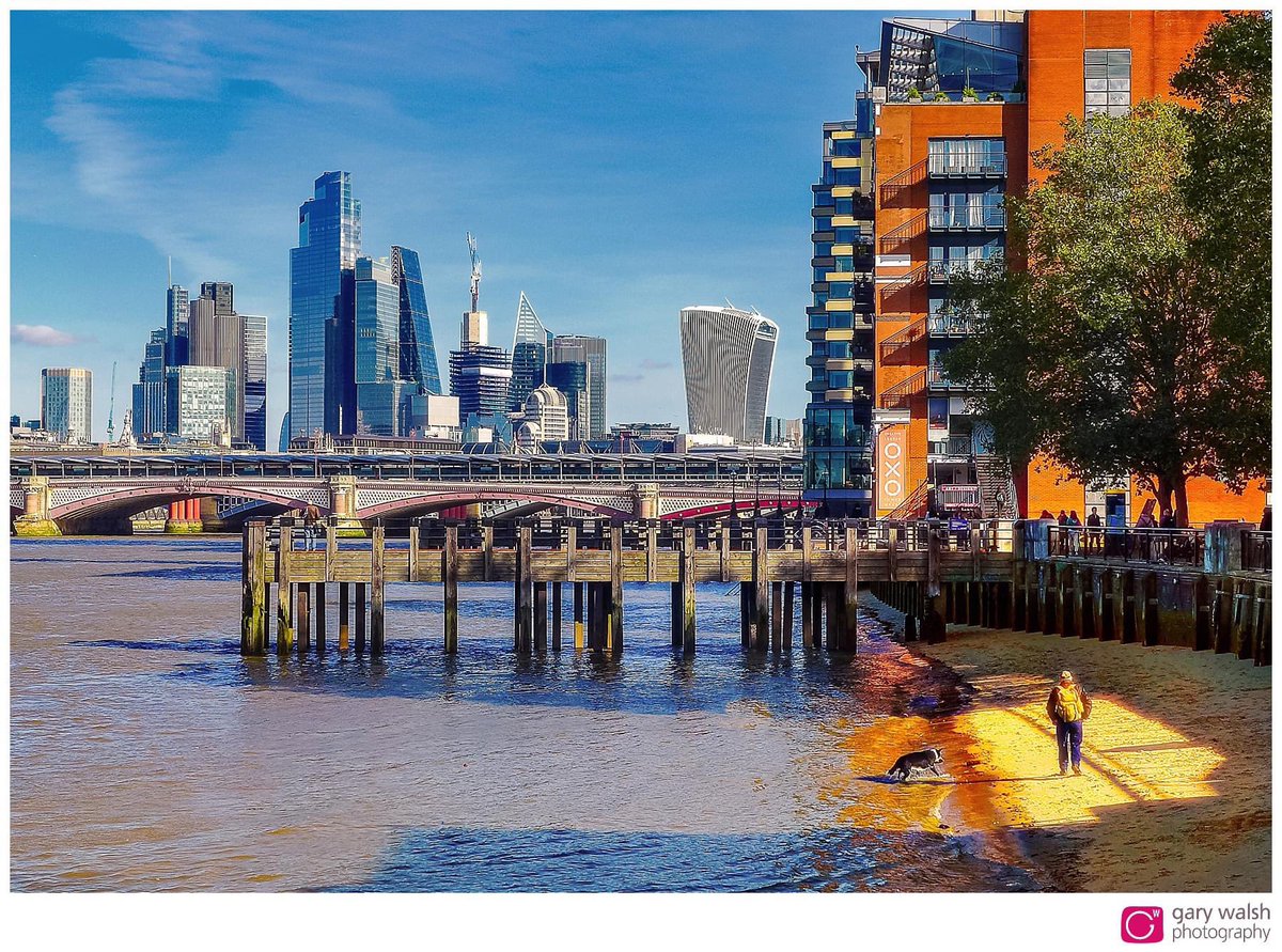 GaryWalshPhoto's tweet photo. A dog walk in the sunshine⦠#london #streetphotographer #oxotower https://t.co/zX9hvpbKaV